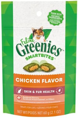 Greenies Greenies Feline Smartbites Skin &amp; Fur Crunchy and Soft Natural Cat Treats, Chicken Flavor