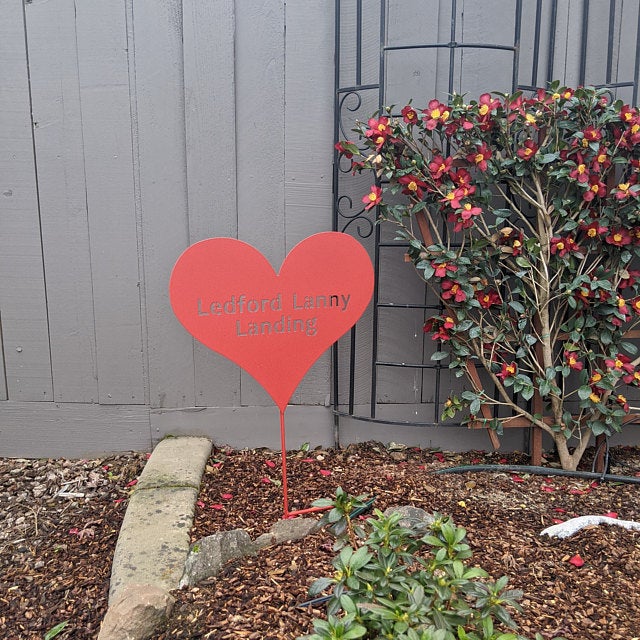 Heart Garden Stake or Metal Heart Wall Decor / Valentine&